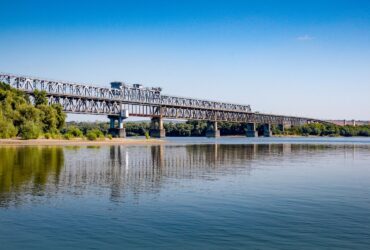Circulația pe podul de la Giurgiu se va relua complet pe durata sărbătorilor de iarnă. Când vor fi reîncepute lucrările pe partea bulgară Circulația pe podul de la Giurgiu se va relua complet pe durata sărbătorilor de iarnă. Când vor fi reîncepute lucrările pe partea bulgară