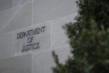 Dosarele Epstein: Administrația Trump publică noi documente, congresmenii sunt revoltaţi. „Una dintre cele mai mari muşamalizări din istoria Americii”