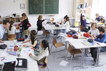 Învață elevii din Finlanda doar patru ore pe zi? Cât este mit și cât adevăr în povestea celui mai relaxat sistem educațional