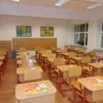 Cursuri online și școli închise în mai multe județe din țară din cauza vremii