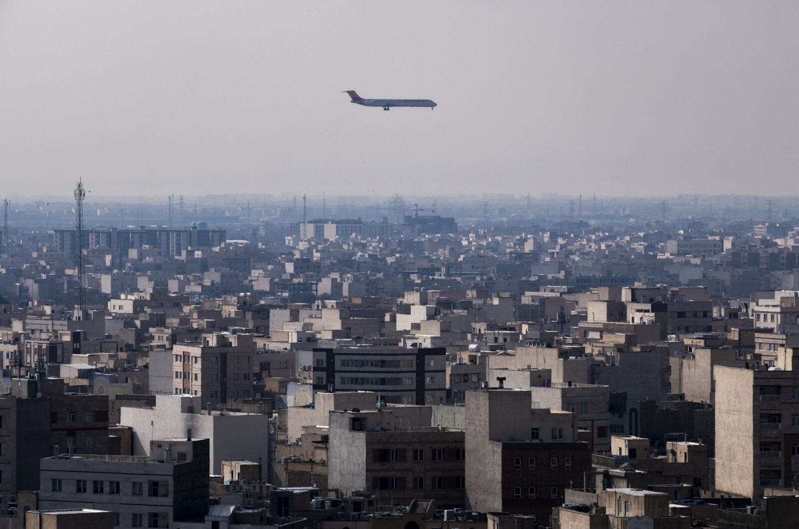 Iranul tocmai și-a închis spațiul aerian