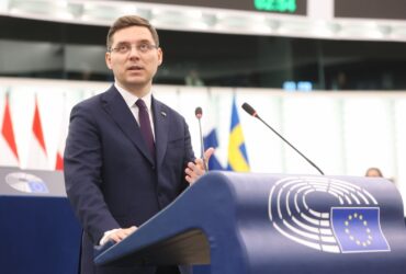 Taxă pe jocurile de noroc online, pentru finanțarea educației. Negrescu: Propunerea ar putea genera până la 4 miliarde de euro anual
