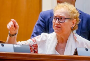 Cine va deține „arma” împotriva OUG-urilor – Parlamentul numește un nou Avocat al Poporului după aproape doi ani de amânări