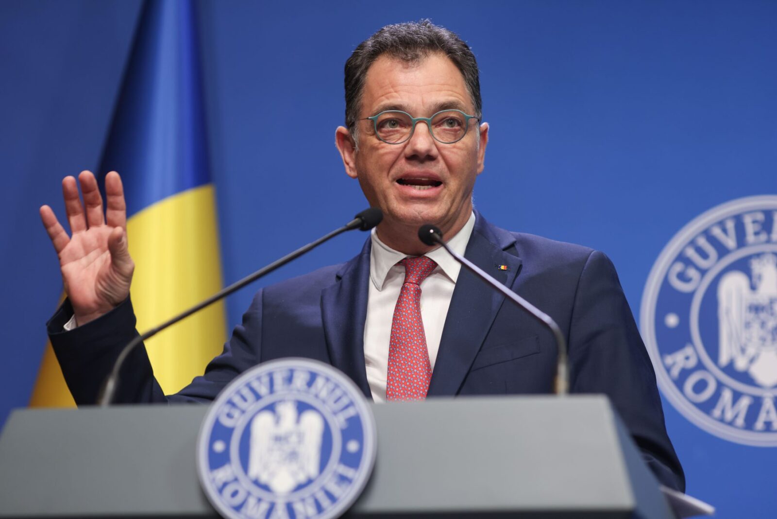 Reacție dură din PNL după ce Radu Oprea a comparat tăierile de posturi cu „Auschwitz”.  Un lider liberal îi cere demisia