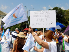 Nemulțumiți de reforma premierului Bolojan din administrația publică, angajații din primării amenință cu greva generală