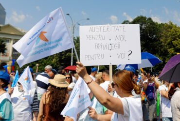 Nemulțumiți de reforma premierului Bolojan din administrația publică, angajații din primării amenință cu greva generală Nemulțumiți de reforma premierului Bolojan din administrația publică, angajații din primării amenință cu greva generală