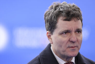 Să nu ne despletim și să nu ne sfâșiem hainele deplângând „noua ordine mondială” Să nu ne despletim și să nu ne sfâșiem hainele deplângând „noua ordine mondială”