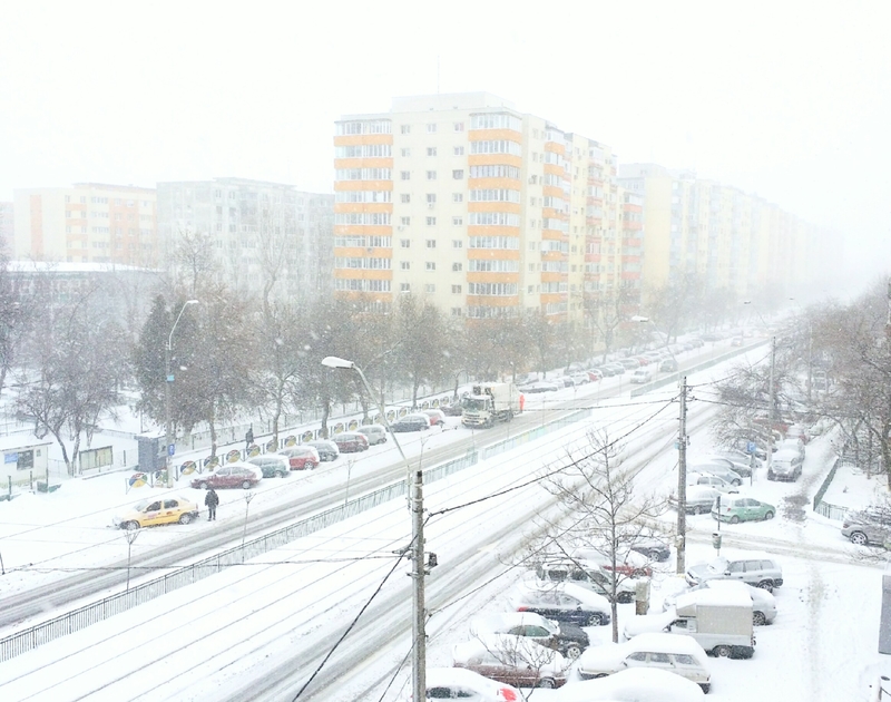 Avertizări cod roșu de ninsori abundente în București și Ilfov. Mesaj Ro-Alert transmis populației Avertizări cod roșu de ninsori abundente în București și Ilfov. Mesaj Ro-Alert transmis populației