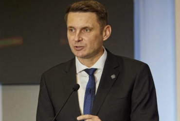 Mircea Abrudean cere respingerea moțiunilor depuse de Opoziție. „Partidele coaliţiei au datoria de a demonstra solidaritate cu Guvernul”
