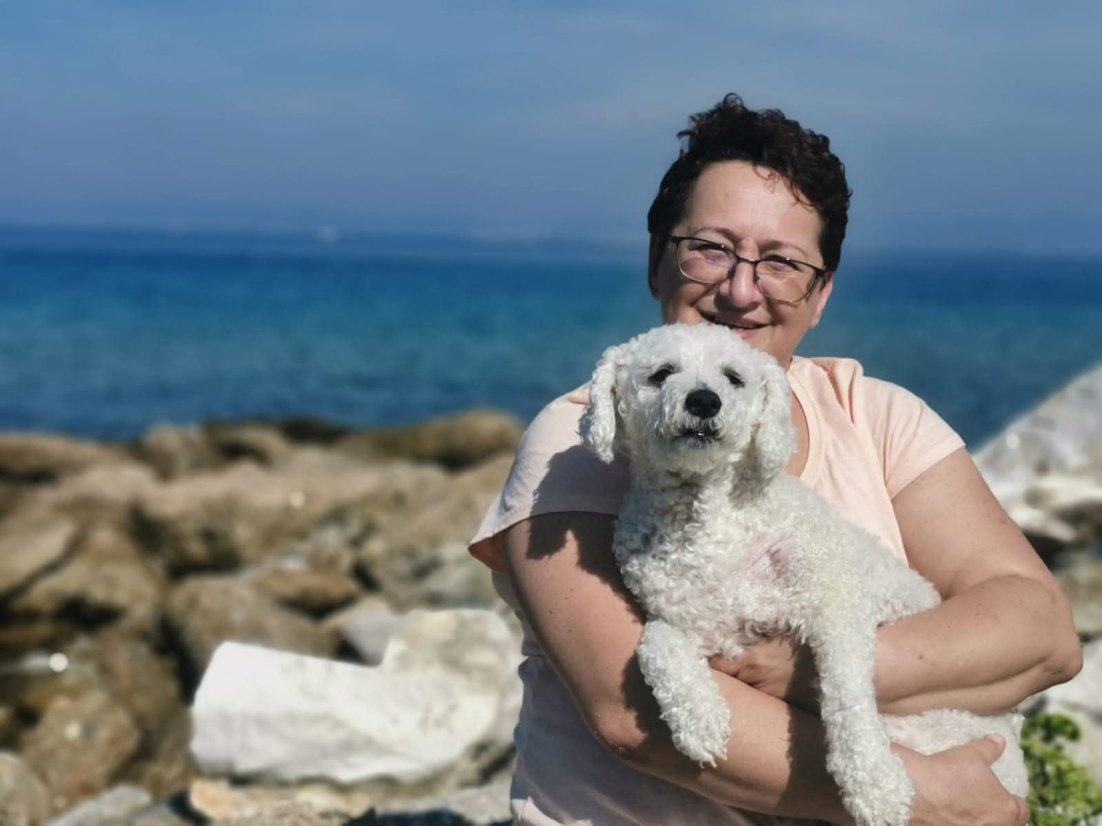 „Când fiica mea a plecat de acasă, câinele i-a ținut locul. Acum, el nu mai e, iar eu nu stiu să trăiesc fără cineva care să aibă nevoie de mine”
