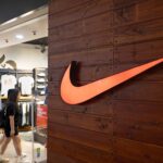 Cum a ajuns Nike să fie prinsă într-un război al lui Trump și acuzațiile care i se aduc