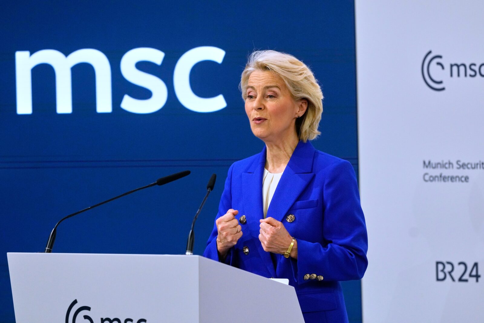 Ursula Von der Leyen cere o Europă „mai independentă” în fața crizelor globale. „Trebuie să ne dezvoltăm o coloană vertebrală” Ursula Von der Leyen cere o Europă „mai independentă” în fața crizelor globale. „Trebuie să ne dezvoltăm o coloană vertebrală”