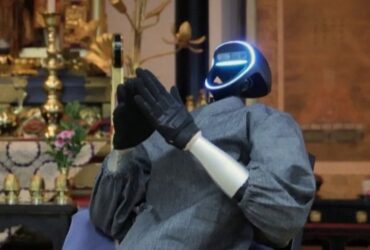 VIDEO „Buddharoid”, noul călugăr al Japoniei: Robotul cu AI care oferă sfaturi spirituale într-un templu din Kyoto VIDEO „Buddharoid”, noul călugăr al Japoniei: Robotul cu AI care oferă sfaturi spirituale într-un templu din Kyoto
