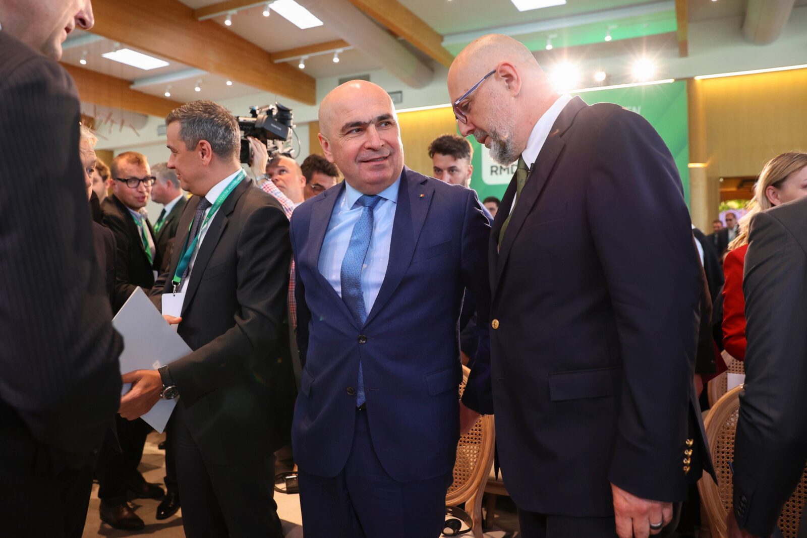 Kelemen Hunor: „Bugetul va trece. Ilie Bolojan merge ca premier mai departe, până la rocadă” Kelemen Hunor: „Bugetul va trece. Ilie Bolojan merge ca premier mai departe, până la rocadă”