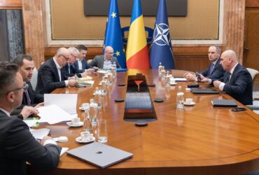 Guvernul analizează măsuri pentru temperarea scumpirii carburanților. Bolojan: „Refuz să vând soluții populiste”