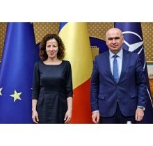 Ilie Bolojan: „E important să corelăm intervențiile sociale europene cu așteptările cetățenilor noștri”. Mesajul comisarului Roxana Mînzatu