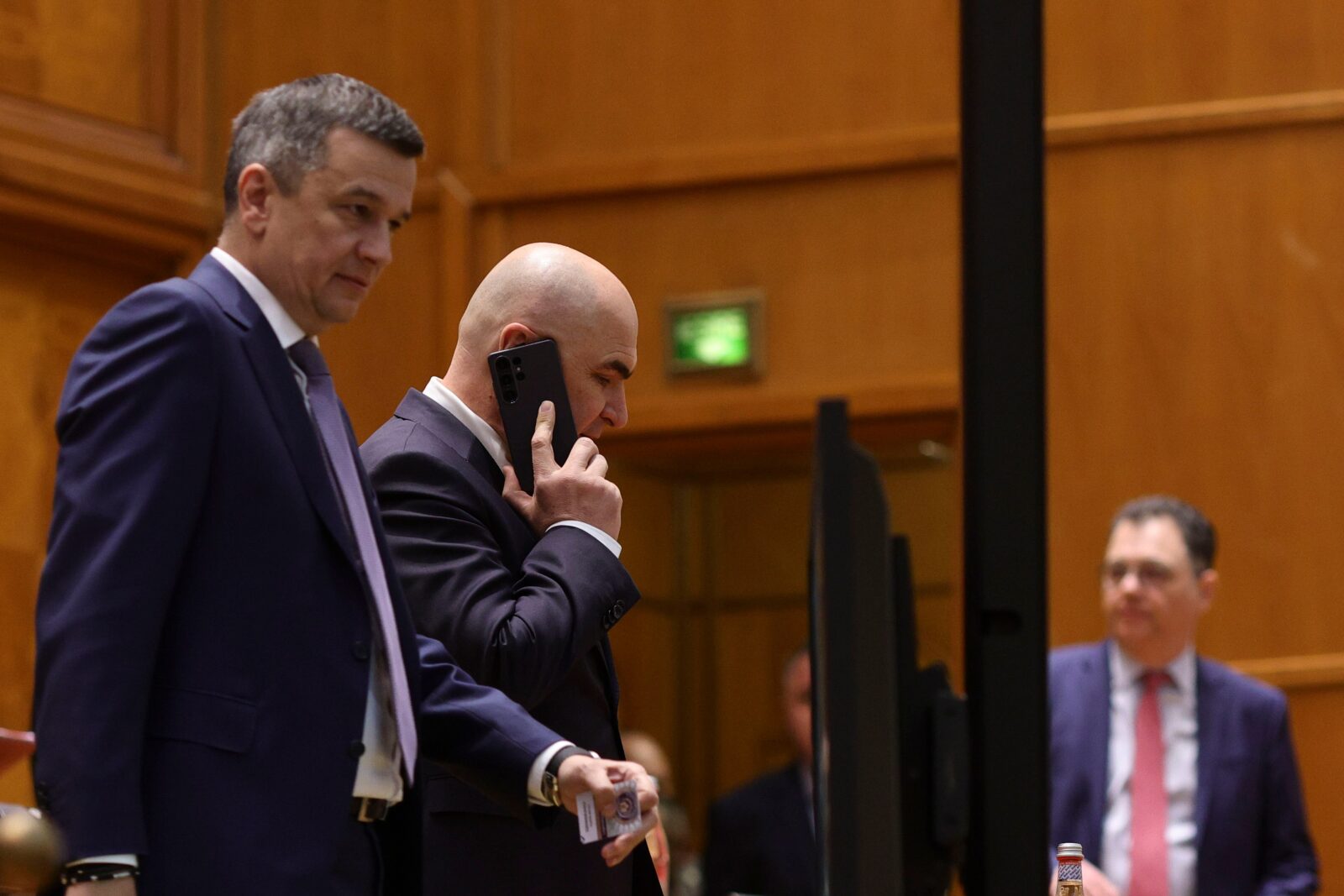 Scandal pe prețul carburanților. Grindeanu: „Lipsa unei decizii este cinism”. Ivan: „Mă aștept ca proiectul să fie votat săptămâna aceasta”