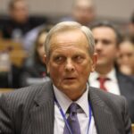 Theodor Stolojan susține că reducerea accizelor la carburanți ar fi o greșeală. „Nu merge să dăm la toți, nu putem”