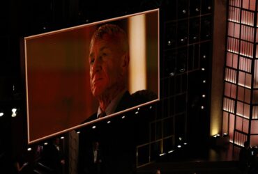 LIVE Premiile Oscar din 2026: Sean Penn a câștigat al 3-lea Oscar din carieră, „Sinners” și „One Battle After Another” își împart primele statuete / Triumf și pentru Netflix LIVE Premiile Oscar din 2026: Sean Penn a câștigat al 3-lea Oscar din carieră, „Sinners” și „One Battle After Another” își împart primele statuete / Triumf și pentru Netflix