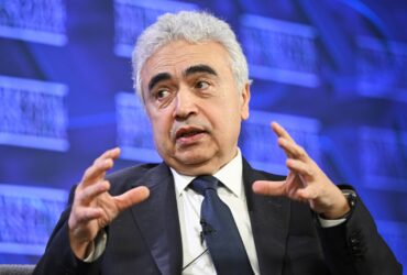 AIE discută despre noi eliberări de stocuri de petrol din cauza războiului din Iran. „Să calmăm piețele” AIE discută despre noi eliberări de stocuri de petrol din cauza războiului din Iran. „Să calmăm piețele”