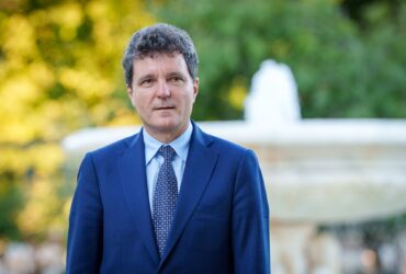 Președintele Nicușor Dan vizitează vizitează Centrul de mari arși de la Timișoara