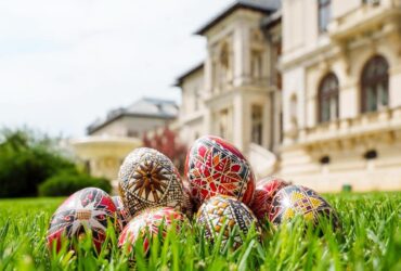 Mesajele politicienilor de Paşte. Președintele Nicușor Dan: „Să fim solidari nu doar în spiritul tradițiilor, ci și în fapte”. Ilie Bolojan a mers la Înviere acasă, în Bihor