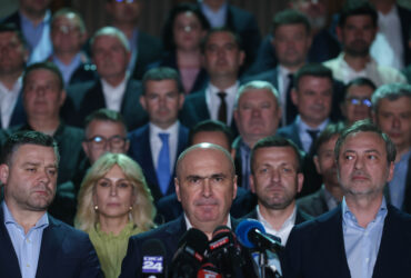 Îşi poate permite PNL să-l sacrifice pe Ilie Bolojan? Analist: „Dacă ar dansa cum le cântă pesediștii, ar fi o sinucidere politică”