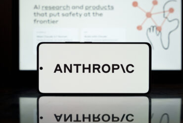 „Consecințele pentru siguranța publică pot fi severe”. De ce alege Anthropic să nu lanseze public noul model AI și cum ne poate proteja legislația europeană