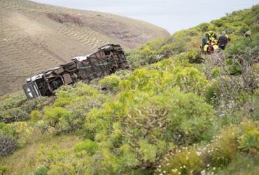 VIDEO Accident grav de autocar pe insula spaniolă La Gomera: cel puțin un mort și 14 răniți
