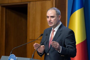 Ministrul Alexandru Nazare anunţă că România a trecut și actualul test de rating al agenției S&P, evitând retrogradarea în Junk!
